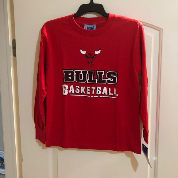 bulls long sleeve shirt